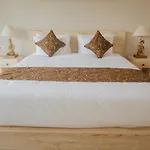 Auma Villa By Prasi